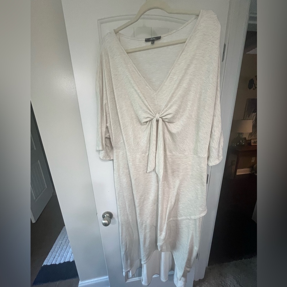 Andre by Unit hi low tiered dress.  Plus size 3X. Beige. Excellent condition